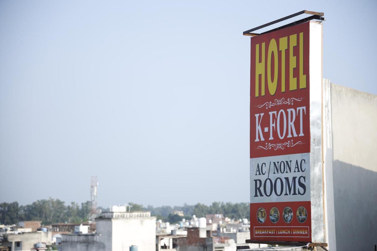 Hotel K Fort Джаландхар Екстериор снимка
